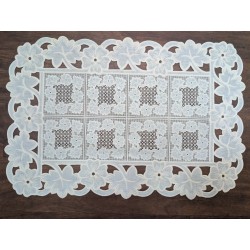 Серветка вінілова S-105, бежева або біла з візерунком, 30 × 45 см