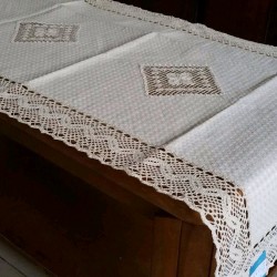 Модель 2781 Розмір 40*90 см. Серветки прикрашені в'язкою.