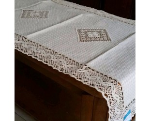 Модель 2781 Розмір 40*90 см. Серветки прикрашені в'язкою.