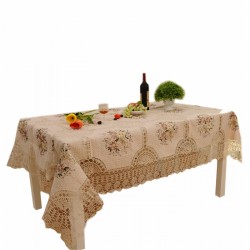 Скатерть с цветным рисунком из лент. Модель 2916